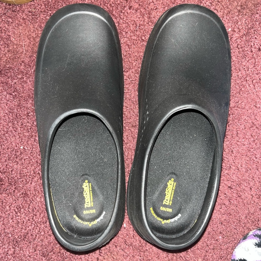Nonslip work shoes